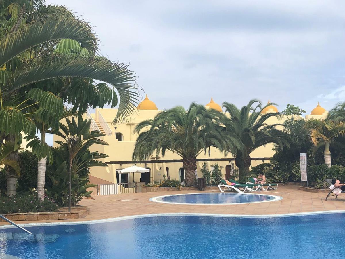 60 El Sultan, 20 Pedroy Guy Vandaele Corralejo Esterno foto