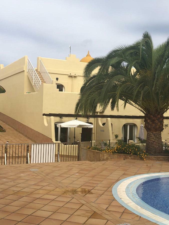 60 El Sultan, 20 Pedroy Guy Vandaele Corralejo Esterno foto