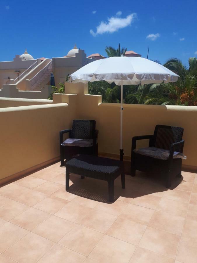 60 El Sultan, 20 Pedroy Guy Vandaele Corralejo Esterno foto