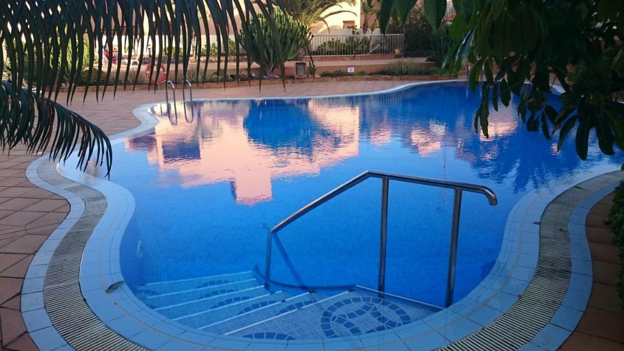 60 El Sultan, 20 Pedroy Guy Vandaele Corralejo Esterno foto